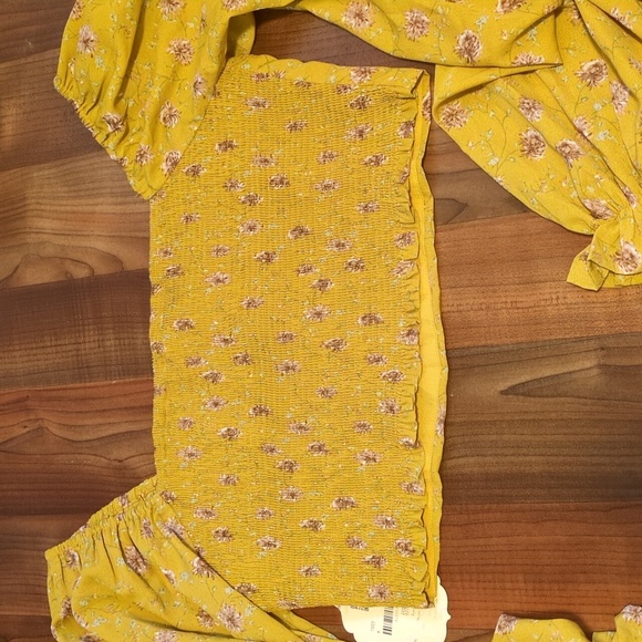 NWT Altar'd State Medium Long Sleeve Mustard Floral Crop Top - Picture 4 of 4